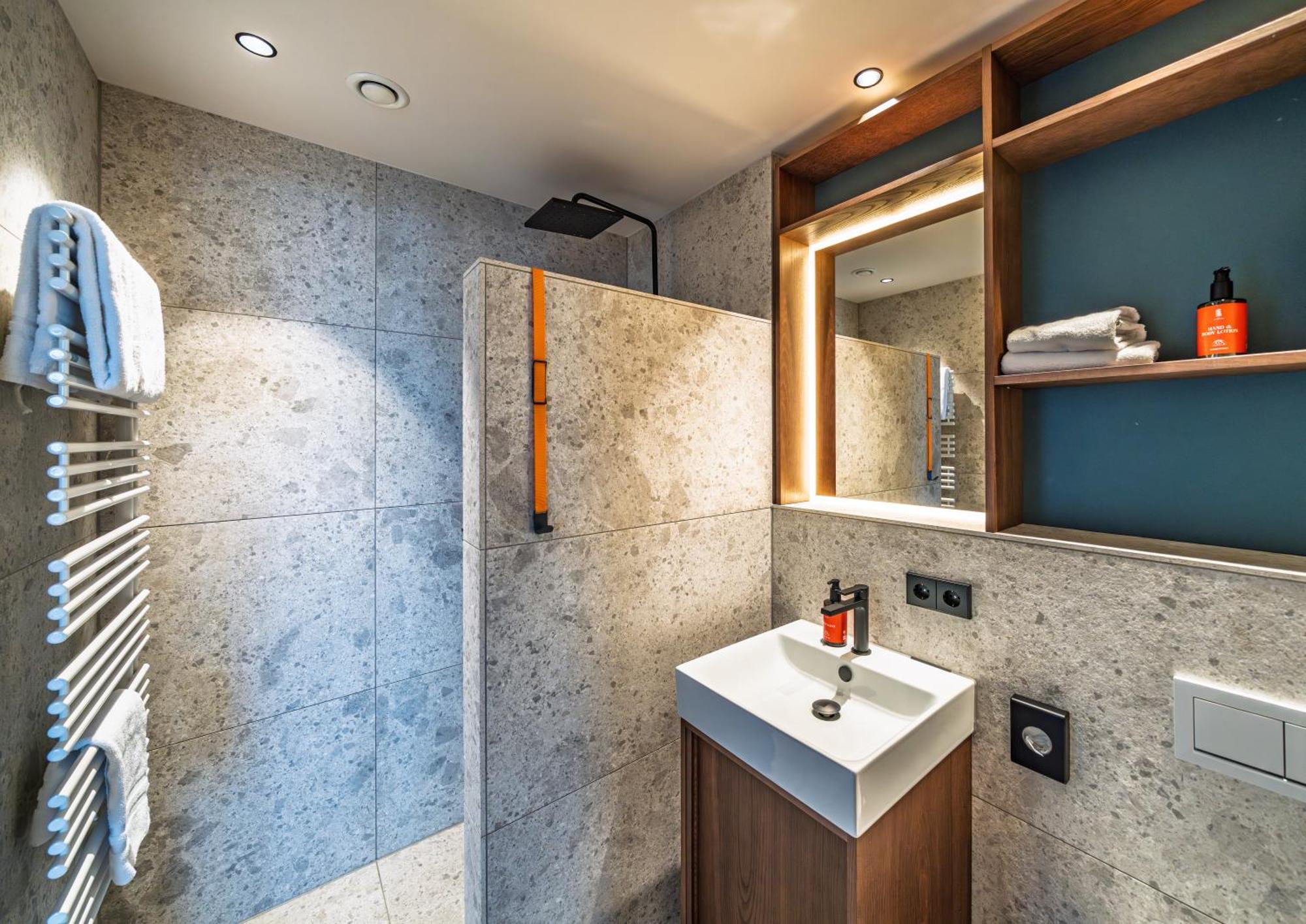 The Zipper Hotel Und Apartments — Photos 2